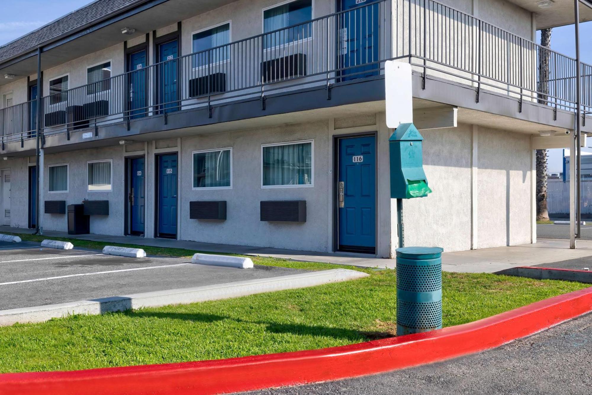 Motel 6-Anaheim, Ca - Fullerton East Екстер'єр фото