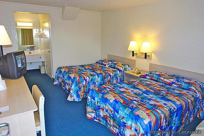 Motel 6-Anaheim, Ca - Fullerton East Екстер'єр фото