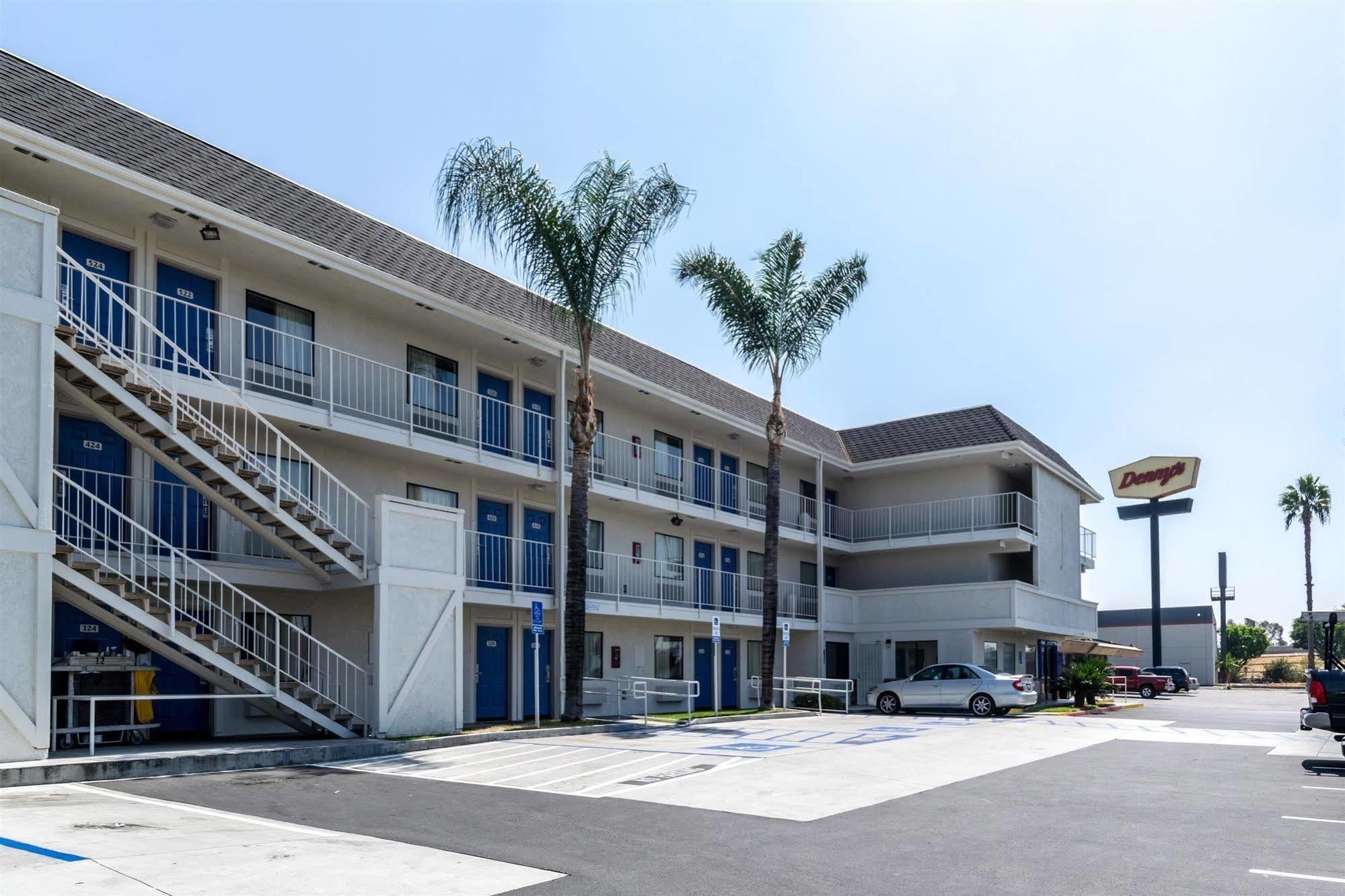 Motel 6-Anaheim, Ca - Fullerton East Екстер'єр фото