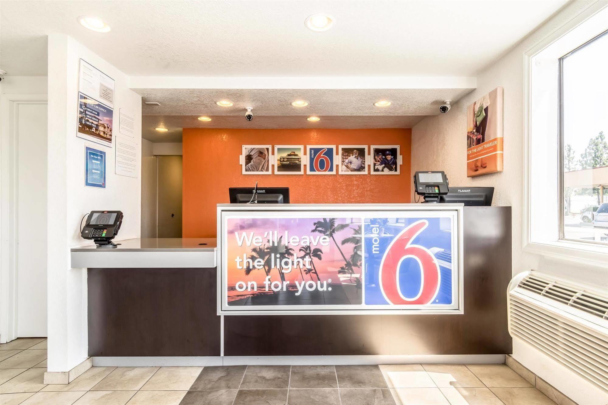 Motel 6-Anaheim, Ca - Fullerton East Екстер'єр фото