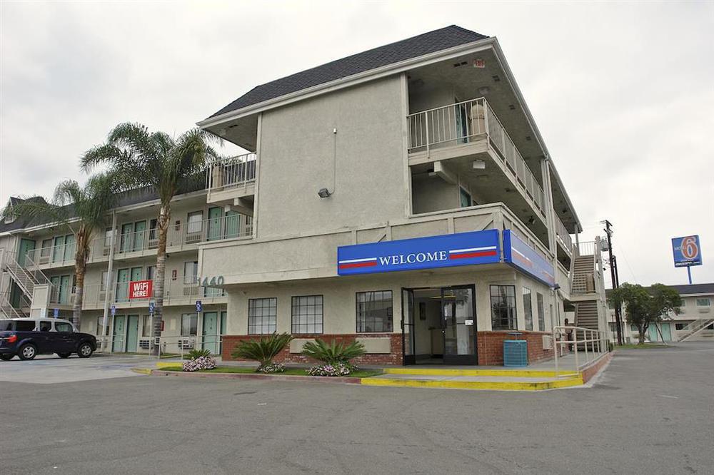 Motel 6-Anaheim, Ca - Fullerton East Екстер'єр фото